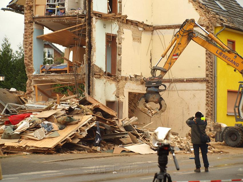 Hausexplosion Bruehl bei Koeln Pingsdorferstr P446.JPG